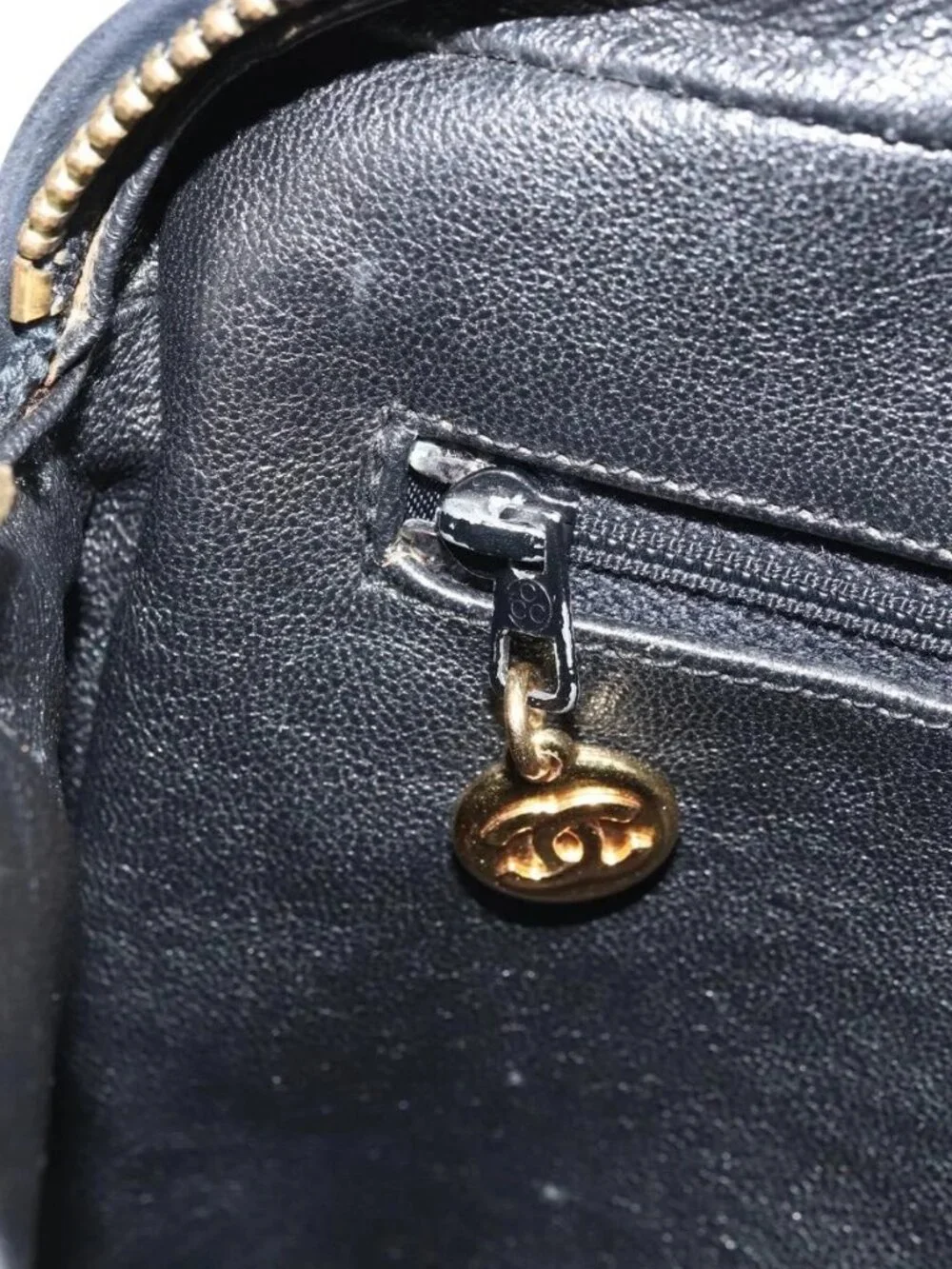 CHANEL Matelasse Shoulder Bag Lamb Skin Black Gold CC Auth gh1958